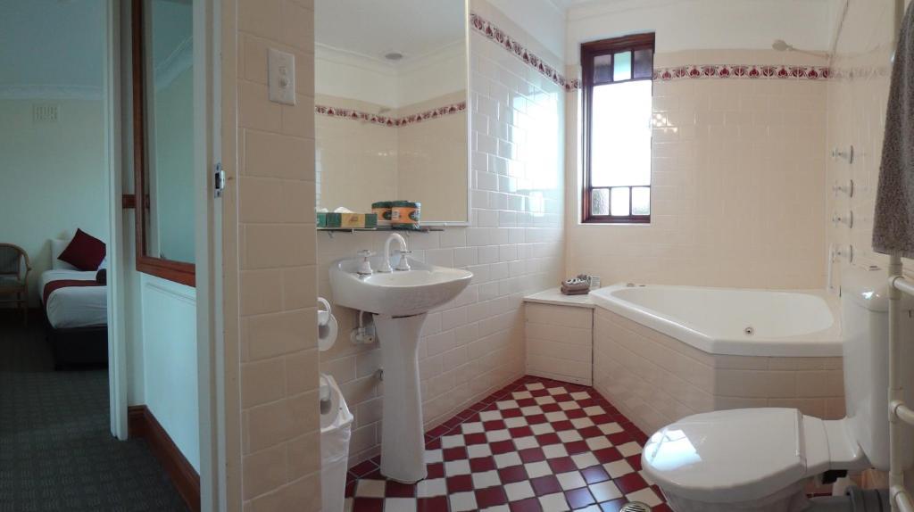 Three Explorers 4* Katoomba